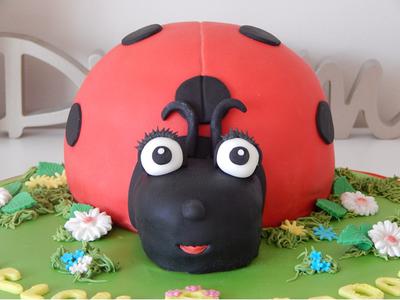 Animals and Bugs Cake Ideas & Designs - Decorated Treats