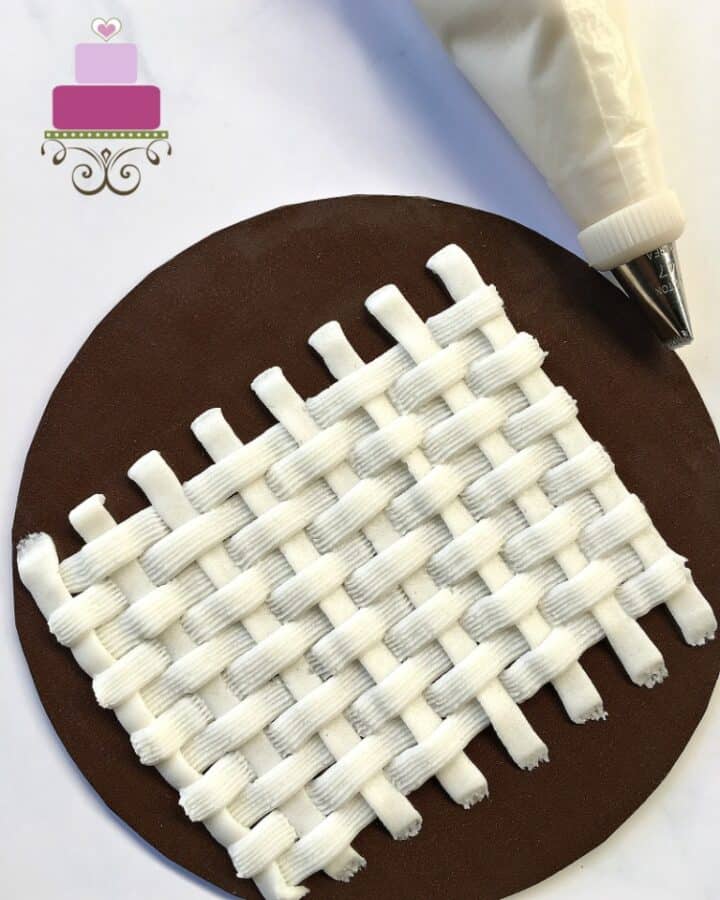 Buttercream Basket Weave Cake Decorating (How to Make) Decorated Treats