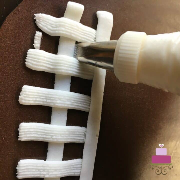 Buttercream Basket Weave Cake Decorating (How to Make) Decorated Treats