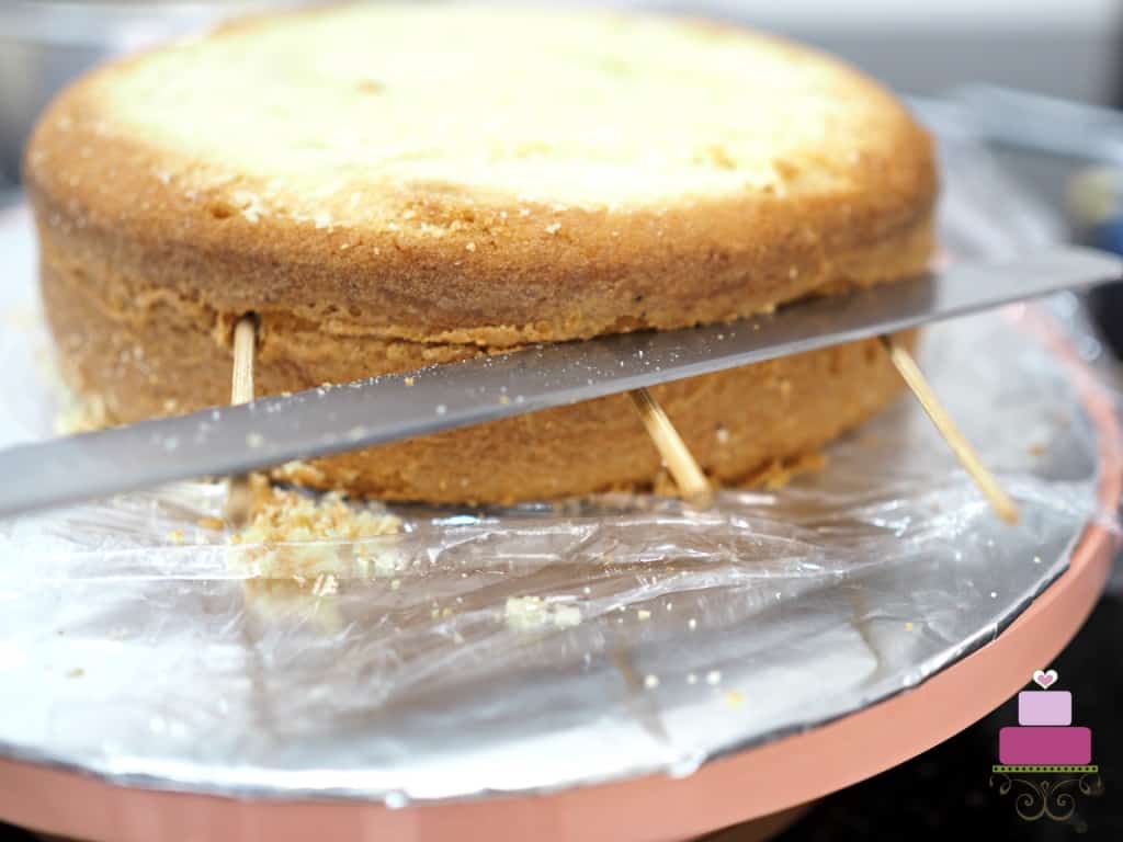 Layering a cake with a knife