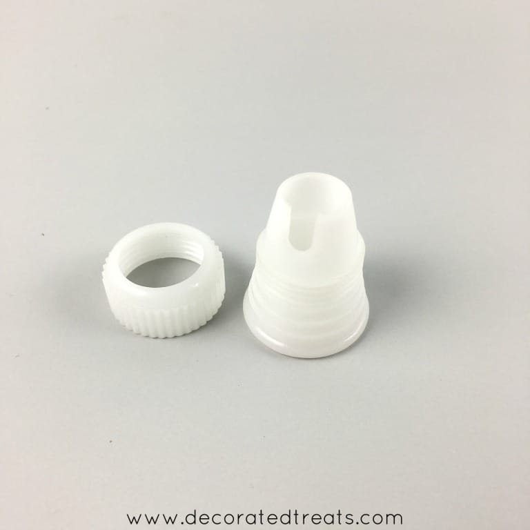A white icing coupler