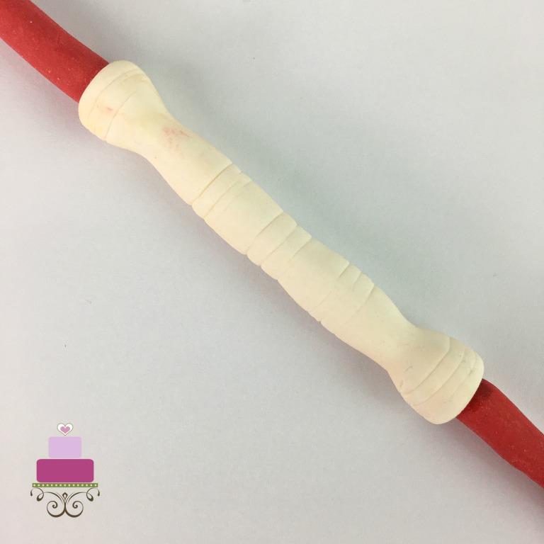 Fondant lightsaber in white and red