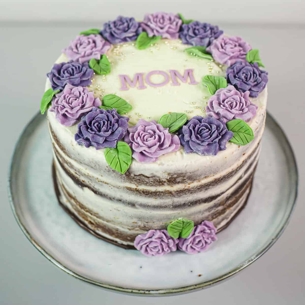 elegant birthday cake for mom