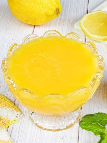 A glass bowl of lemon curd.