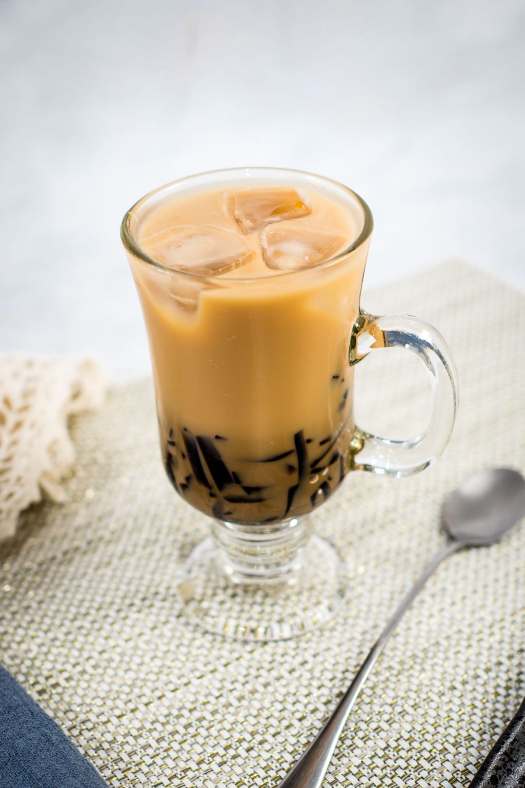 Grass Jelly Milk Tea with Ice (Easy Recipe) Decorated Treats