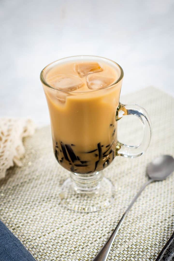 Grass Jelly Milk Tea with Ice (Easy Recipe) Decorated Treats