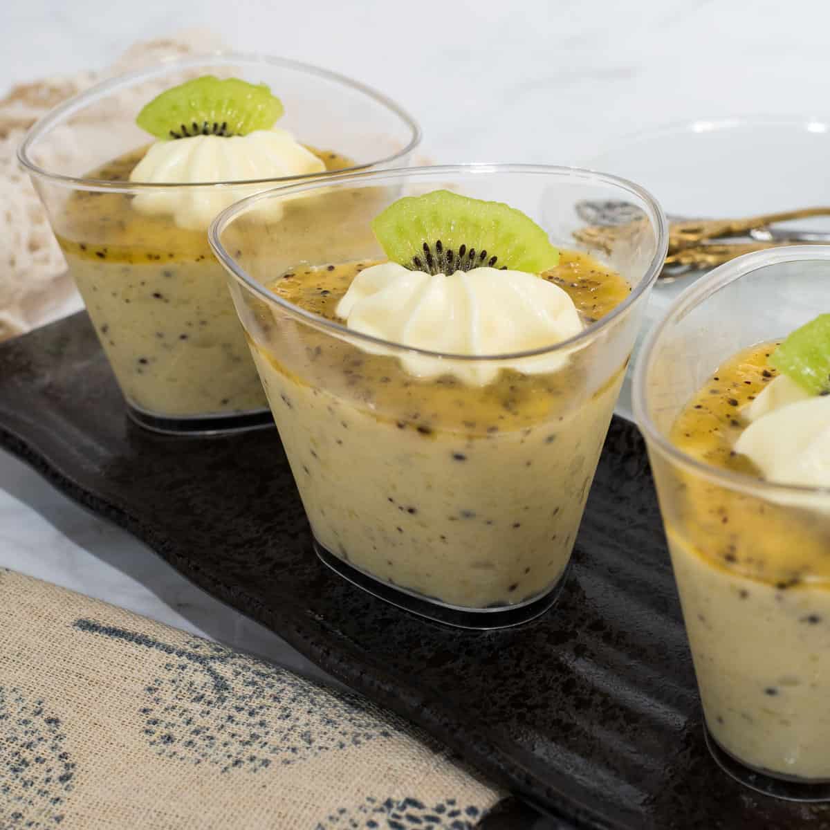 3 cups of kiwi mousse.